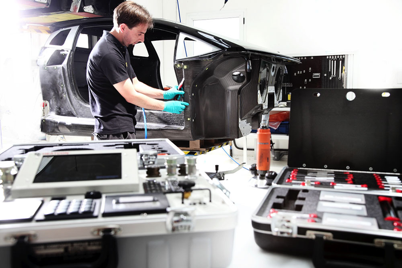 Illustration for article titled How Lamborghini builds its most technologically-advanced car ever